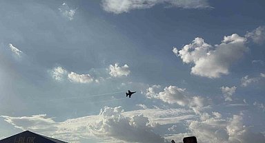 Gökyüzünün asil kartalları SOLOTÜRK tarihin sıfır noktasında vatandaşlara unutulmaz anlar yaşattı