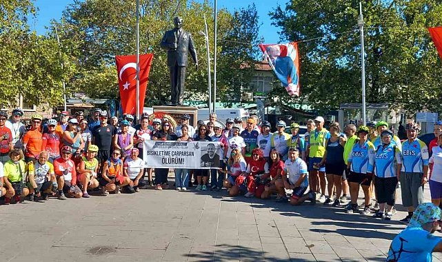 Gömeç'te bisikletçiler kazalarda kaybettikleri arkadaşlarını andı