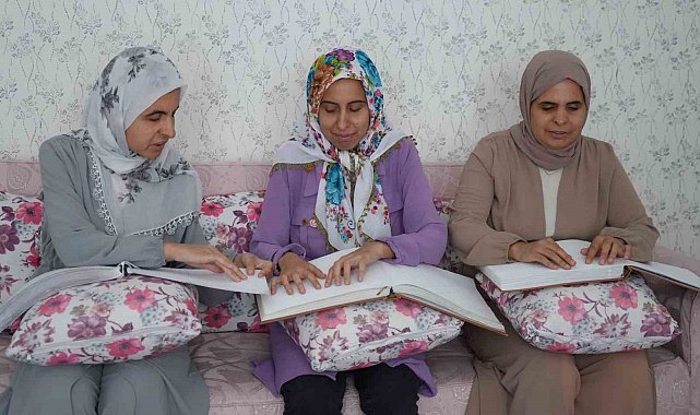 Görme engelli 3 kardeş azimle üniversiteyi kazandı