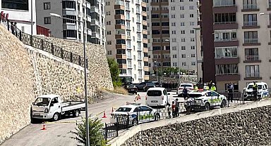 Gümüşhane'de direksiyon başında fenalaşan sürücü hayatını kaybetti