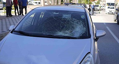 Gümüşhane'de otomobilin çarptığı yaya yaralandı