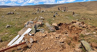 Gümüşhane'de şehit mezarlarının defineciler tarafından talan edildiği iddiası