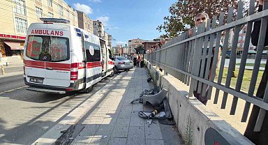 Güngören'de kaldırıma çıkan otomobil yayalara çarptı: 4 yaralı