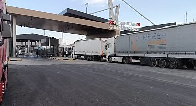 Gürbulak Gümrük Kapısı'nda tır kuyruğu oluştu