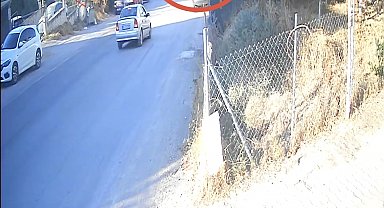 Hafriyat kamyonu iki aracı biçip bahçeye uçtu: 1 yaralı