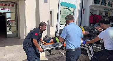 Hafriyat kamyonu ile otomobil çarpıştı: 3 yaralı