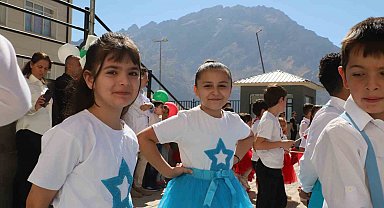 Hakkari'de İlköğretim Haftası coşkuyla kutlandı