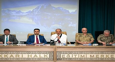 Hakkâri'de okul sağlığı ve güvenliği toplantısı yapıldı