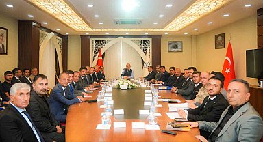 Hakkâri'de sahipsiz hayvanların durumu masaya yatırıldı