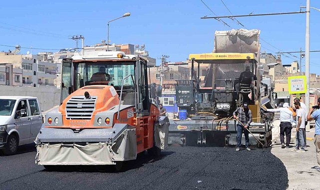 Haleplibahçe Caddesi'nde asfalt çalışmaları sürüyor