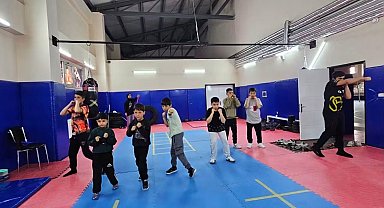 Hasköy'de gençler boks eğitimiyle geleceğe hazırlanıyor