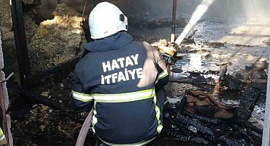 Hassa'da ev ve ahır yandı