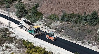 HBB, Yayladağı'nda 3 mahalleyi birbirine bağlayan yolda beton asfalt çalışmasına başladı