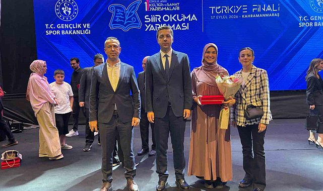 Hitit Üniversitesi öprencisi, şiir yarışmasında Türkiye birincisi oldu