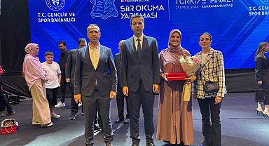 Hitit Üniversitesi öprencisi, şiir yarışmasında Türkiye birincisi oldu