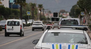 Hızlı sürücüler radara yakalandı