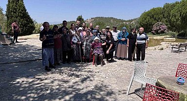 Honaz Belediye Başkanı Kepenek, yaşlı rehabilitasyon merkezini ziyaret etti