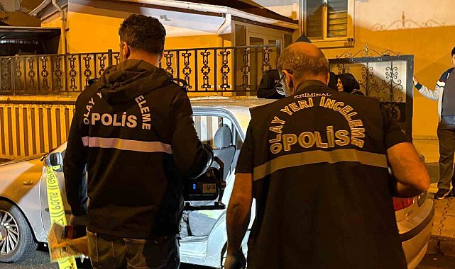 Husumetlisinin babasına ait otomobili kurşunladılar