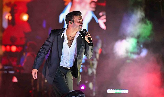 İEF geceleri müzik ve kahkaha dolu