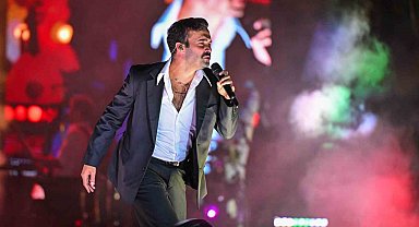 İEF geceleri müzik ve kahkaha dolu