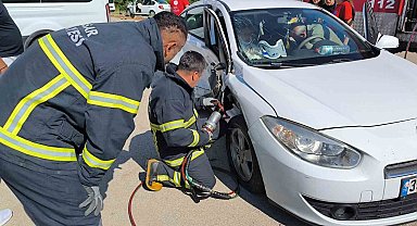 İki otomobilin çarpıştığı kazada 4 kişi yaralandı