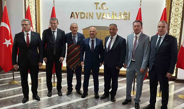 İlin Ahisi'ne ödülünü Aydın Valisi Varol verdi