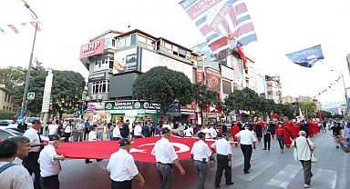 İnegöl'de 6 Eylül coşkusu caddelere taştı