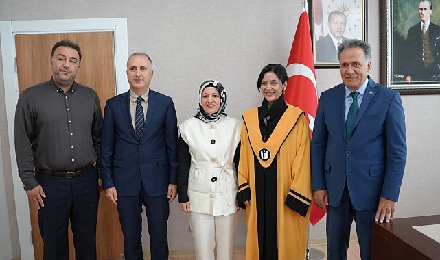 İnönü Üniversitesinde iki akademisyene cübbe giydirildi