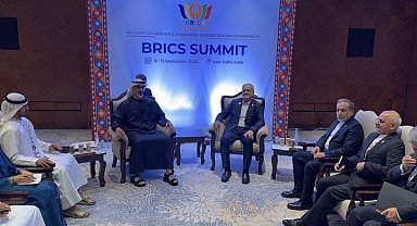 İran Cumhurbaşkanı Pezeşkiyan, BAE Velihat Prensi Al Nahyan ile bir araya geldi