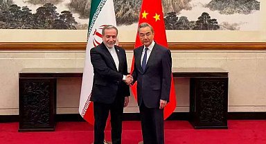 İran Dışişleri Bakanı Arakçi, Çinli mevkidaşı Wang Yi ile görüştü