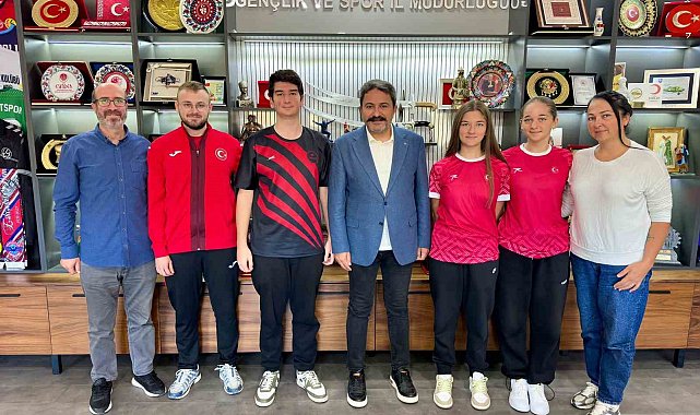İşitme engelli milli badmintoncu Beren Su Ulus'tan Avrupa ikinciliği