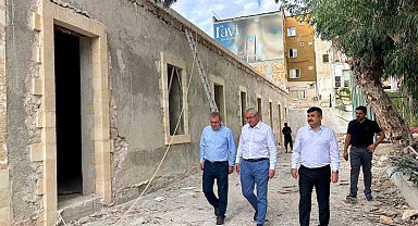 İskenderun Lisesi'nde restorasyon çalışmaları sürüyor