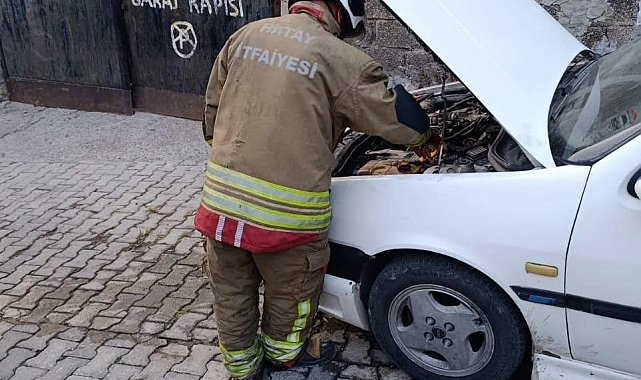 İskenderun'da otomobilde yangın çıktı
