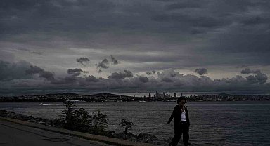 İstanbul'da gökyüzünü gri bulutlar kapladı