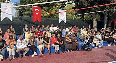 İstanbul'da ilk ders zili çaldı