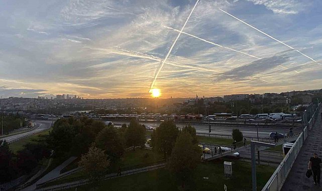 İstanbul'da muhteşem gün doğumu mest etti