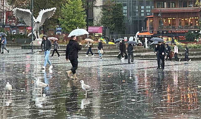İstanbul'da sağanak yağış devam ediyor