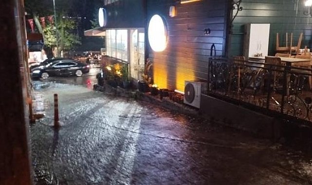 İstanbul'da sağanak yağış etkili oluyor