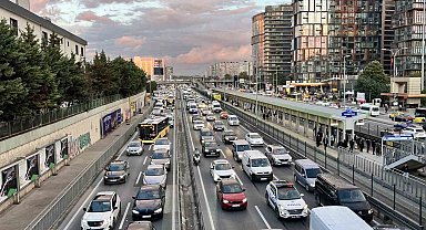 İstanbul'da trafik yoğunluğu yüzde 69'a ulaştı