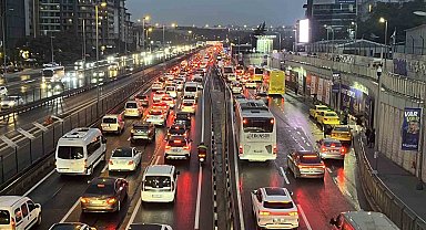 İstanbul'da trafik yoğunluğu yüzde 76'ya ulaştı