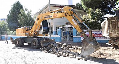 İstiklal Mahallesi'nde yol yenileme çalışmaları başladı