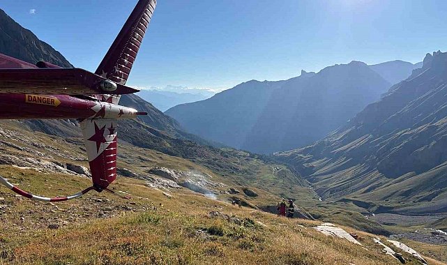 İsviçre'de küçük uçak dağ yamacına çarptı: 3 ölü