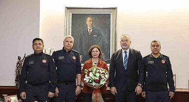 İtfaiyecilerden Başkan Ünlüce'ye anlamlı ziyaret