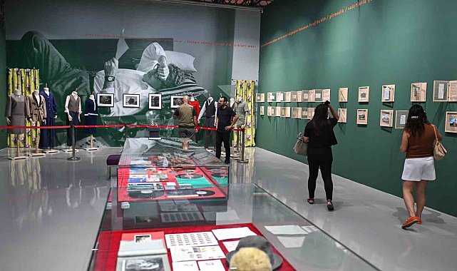 İZKİTAP ziyaretçileri Kültürpark'taki sergileri keşfetti