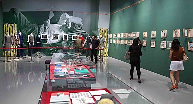 İZKİTAP ziyaretçileri Kültürpark'taki sergileri keşfetti