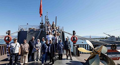 İzmir Büyükşehir'in gezileri emeklilere nefes oluyor