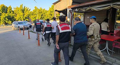 İzmir'de FETÖ'nün güncel yapılanmasına finansman operasyonu: 21 gözaltı