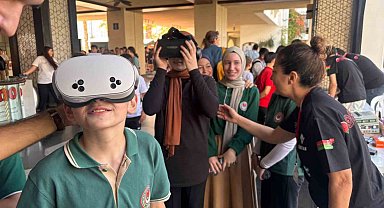 İzmir'de öğrenciler bilim, kültür ve sanatla buluştu