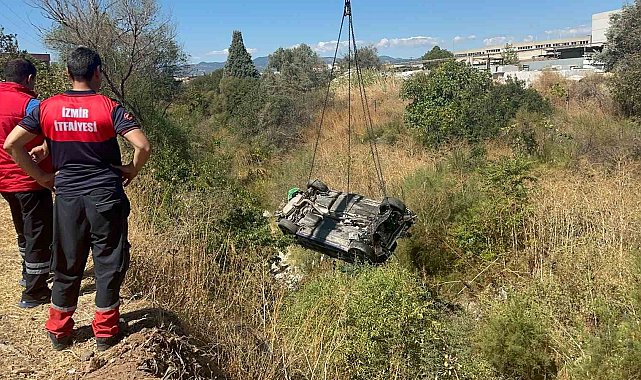 İzmir'de otomobil akarsu havzasına uçtu: 1 ölü, 2 yaralı