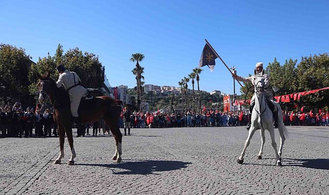 İzmir'in düşman işgalinden kurtuluşu törenlerle kutlandı